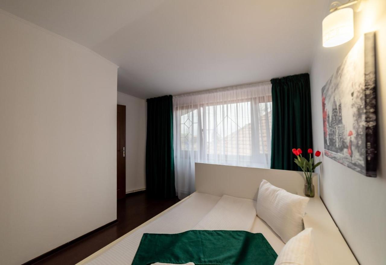 Escala Rooms Ghimbav Exteriér fotografie