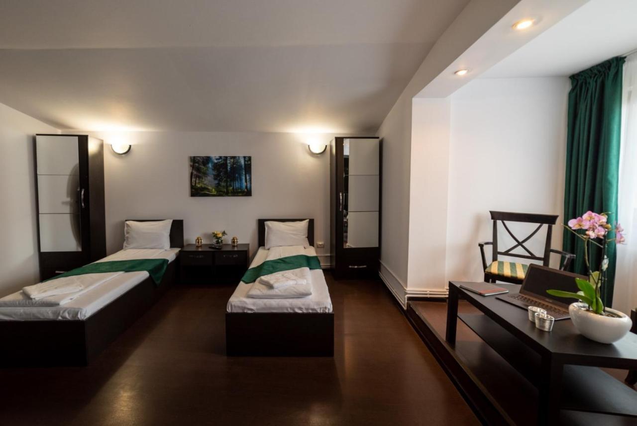 Escala Rooms Ghimbav Exteriér fotografie
