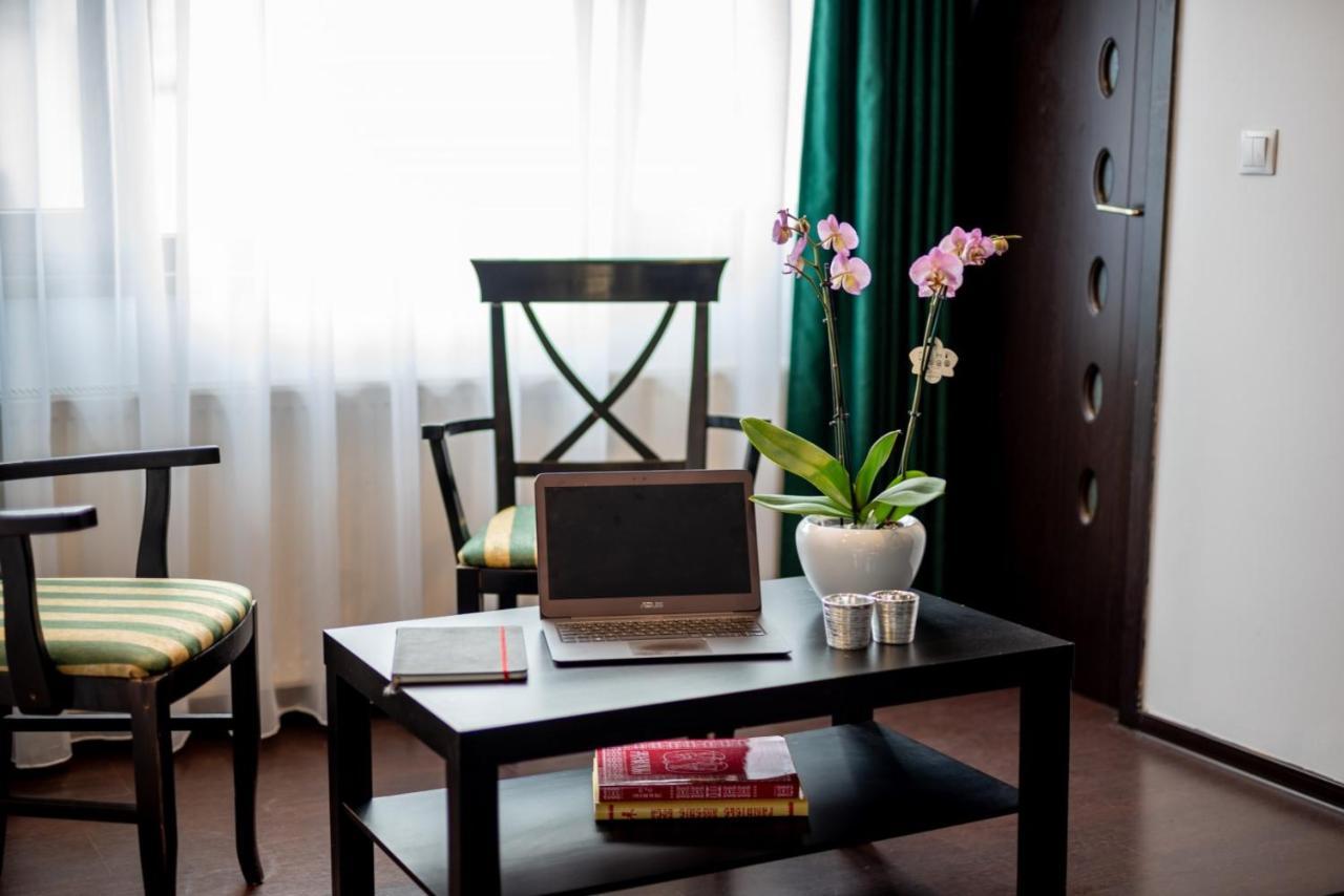 Escala Rooms Ghimbav Exteriér fotografie