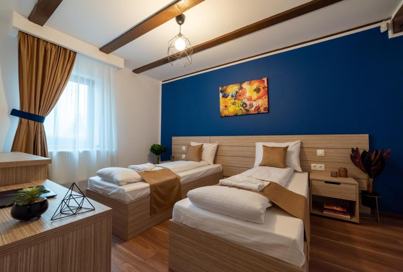 Escala Rooms Ghimbav Exteriér fotografie