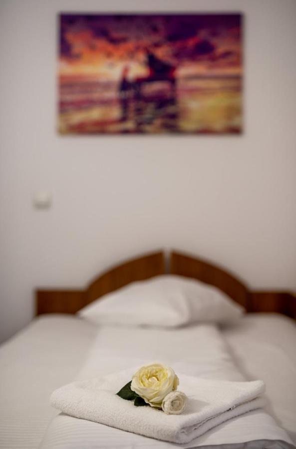 Escala Rooms Ghimbav Exteriér fotografie