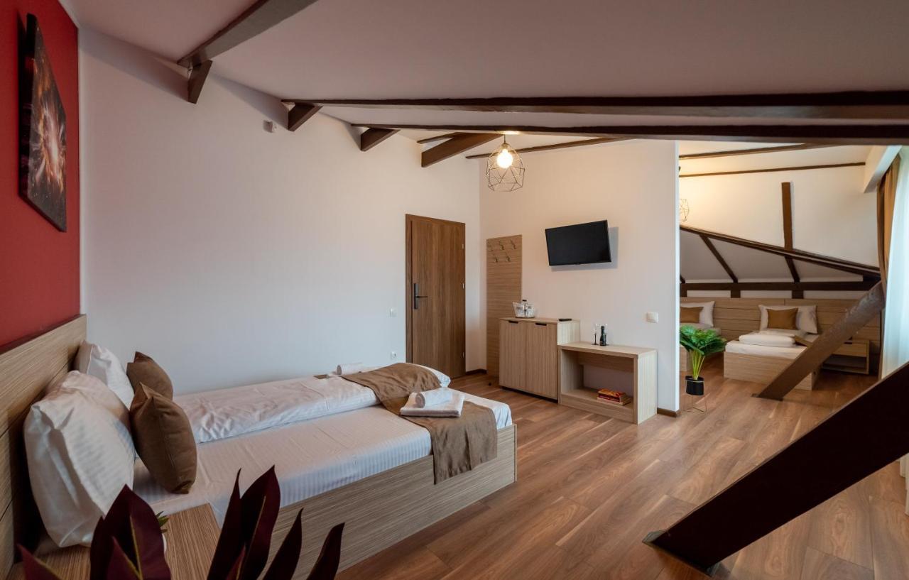 Escala Rooms Ghimbav Exteriér fotografie