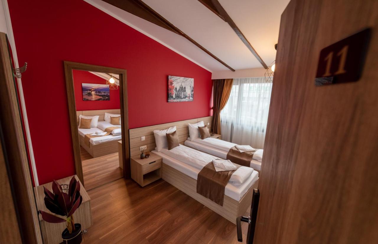 Escala Rooms Ghimbav Exteriér fotografie
