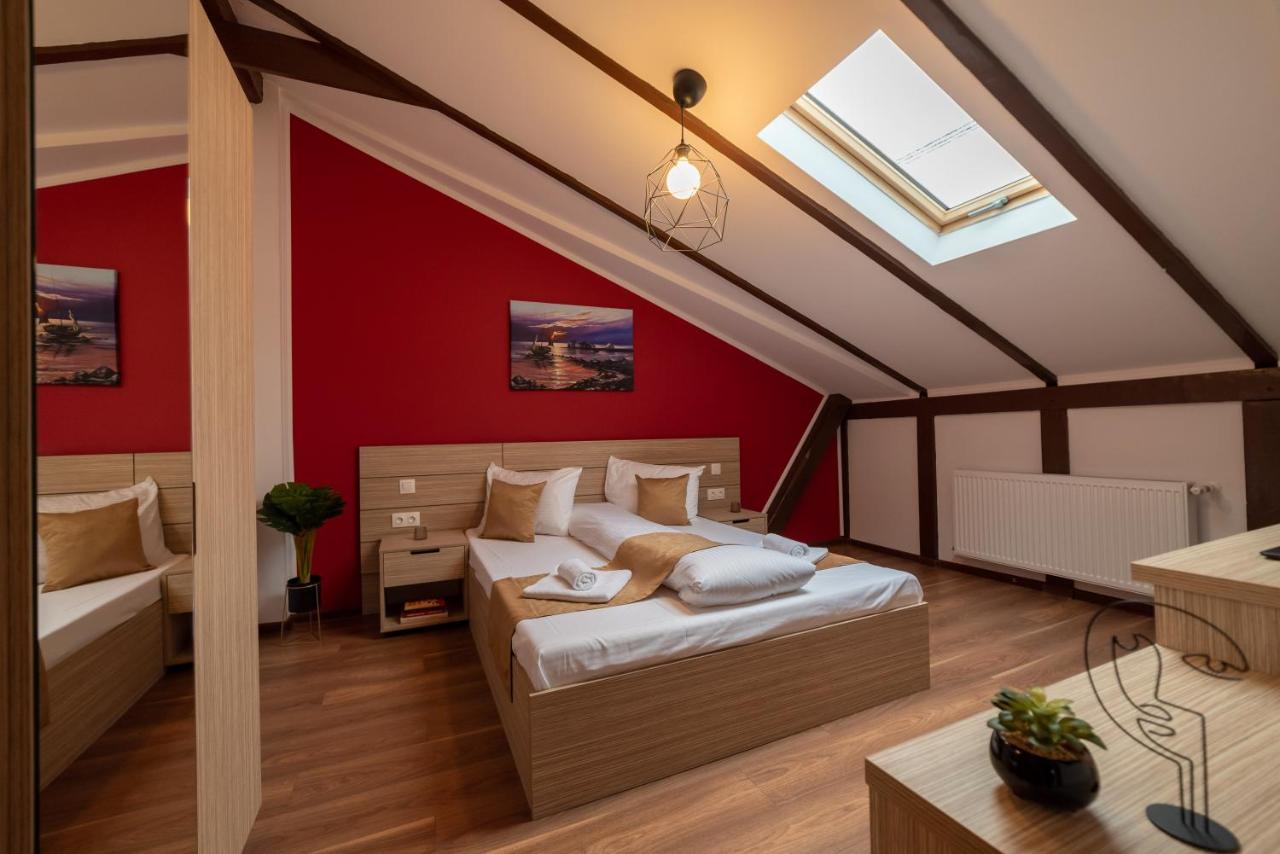 Escala Rooms Ghimbav Exteriér fotografie